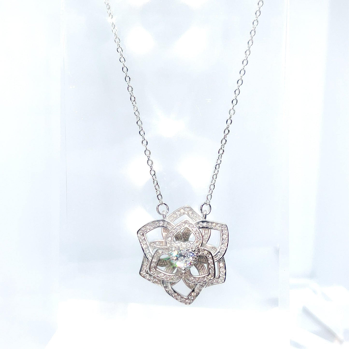 Hollow Rose Necklace