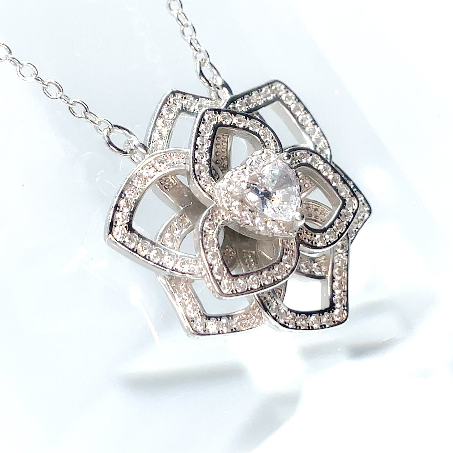 Hollow Rose Necklace